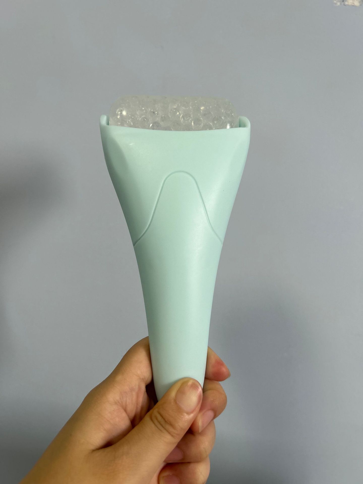 Ice Roller Facial Massager – Reduce Puffiness, Soothe Skin & Boost Natural Glow